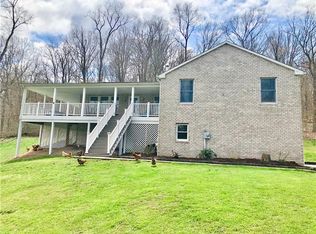282 Snowden Rd, Hookstown, PA 15050