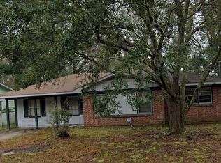 1606 E Greenbrier Dr, Mobile, AL 36605