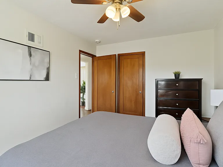 6818 Vernon Ave — Photo 17
