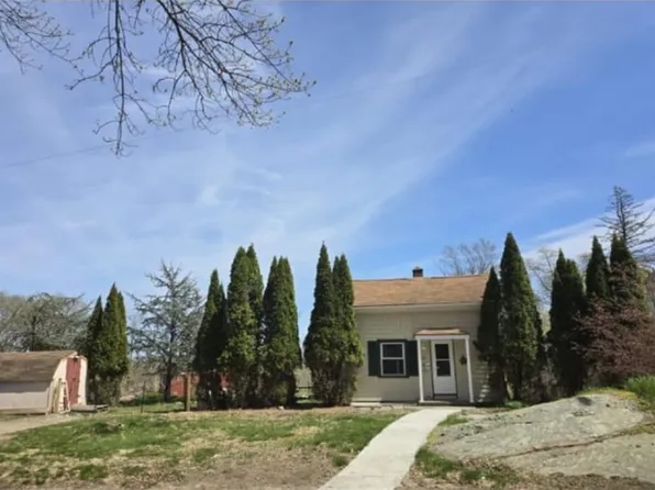 25 Wilson St, West Warwick, RI 02893