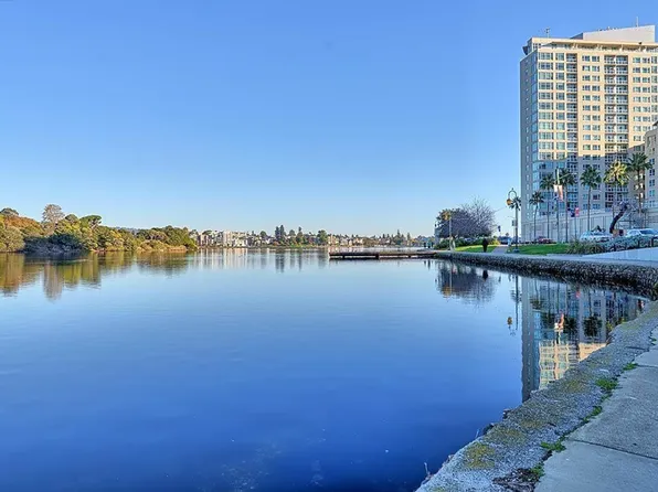 151 Lakeside Dr APT 213, Oakland, CA 94612