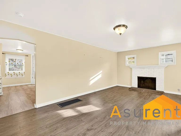 270 Morton St — Photo 6