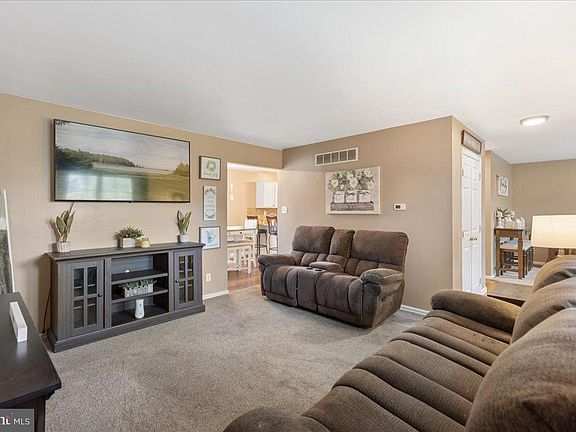 4th image of 2307 Musterel Ln