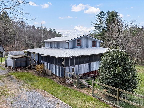 3rd image of 838 Hidden Valley Rd