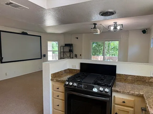 2 bed, 2.0 bath, 951 sqft, $4,350 — Photo 4