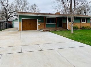 942 N Brownthrush Ln, Wichita, KS 67212