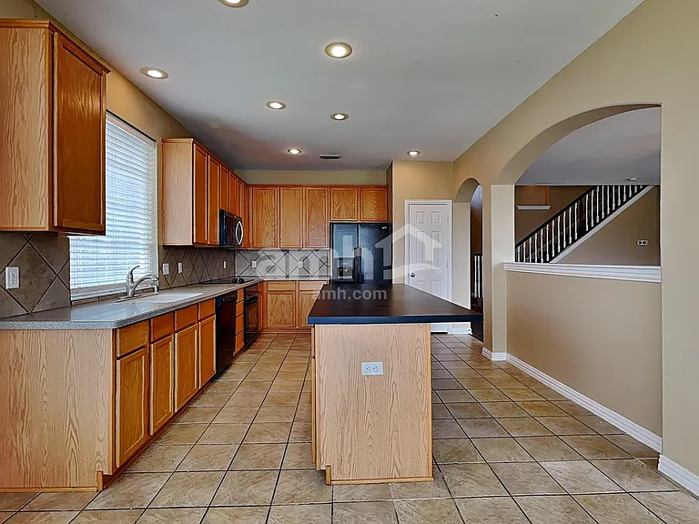 6801 Essex Dr — Photo 3