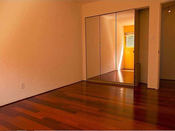 3rd image of 535 Burnett Ave APT 1