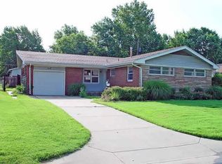 518 Highland Park Dr, Mulvane, KS 67110