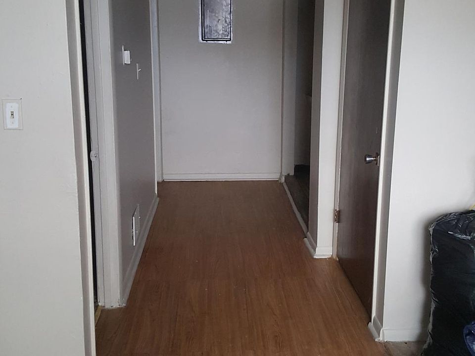 2nd image of 513 Miller Ave APT B