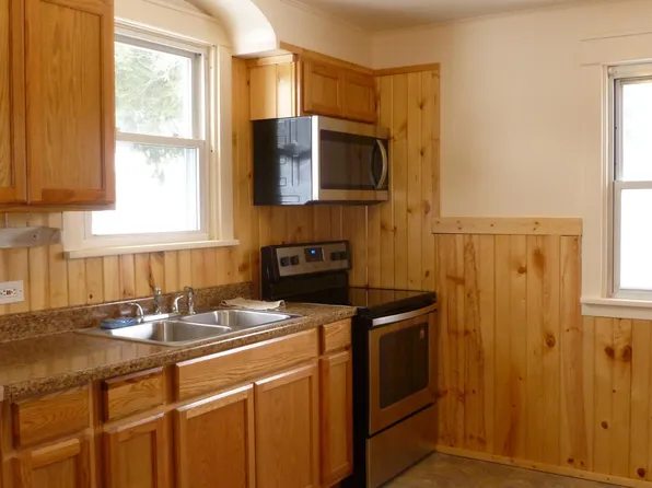 144 School St, Bruin, PA 16022