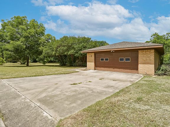 3rd image of 116 Greentree Cir