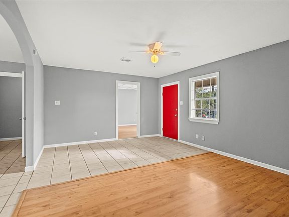 5th image of 206 S Texas St
