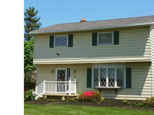 303 E 331st St, Eastlake, OH 44095