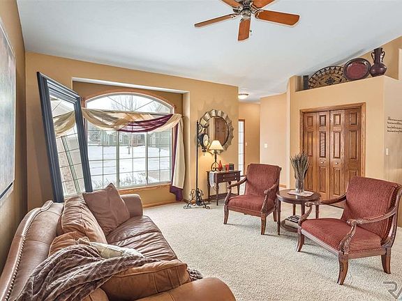 5th image of 2009 E Briar Den Ct