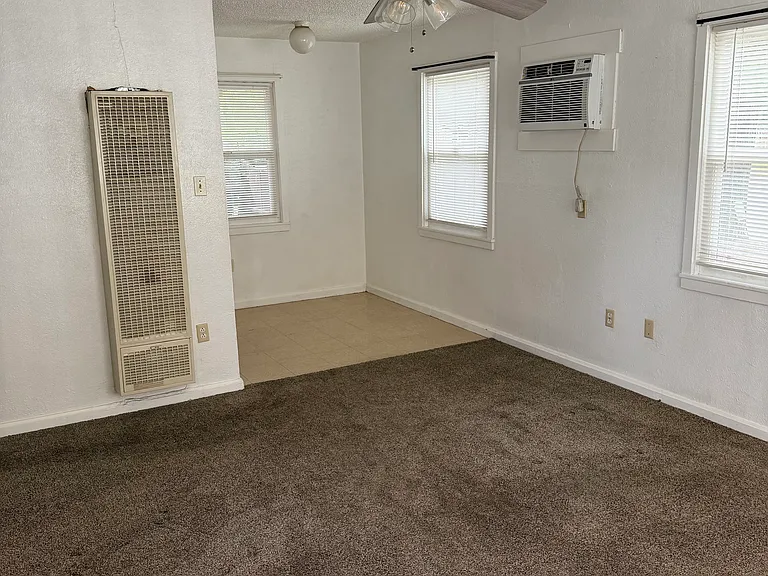 543 S Lassen St W — Photo 2