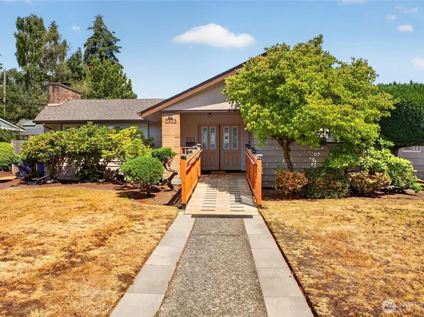 2323 N Highland Street, Tacoma, WA 98406