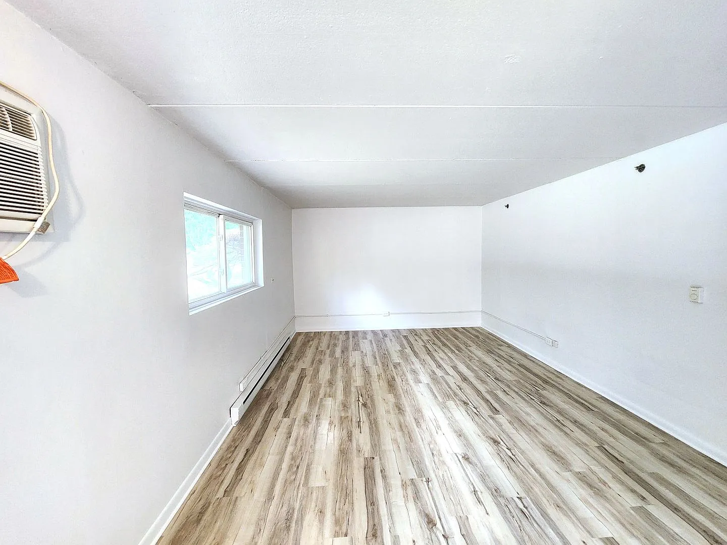 JER & Associates 5810 — Photo 4