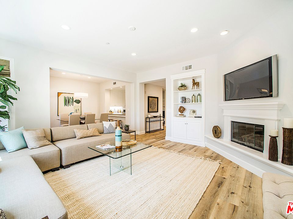 1st image of 5721 Crescent Park W #111