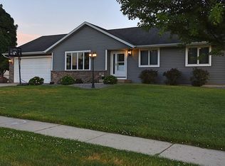 106 Vega Dr, Arlington, WI 53911