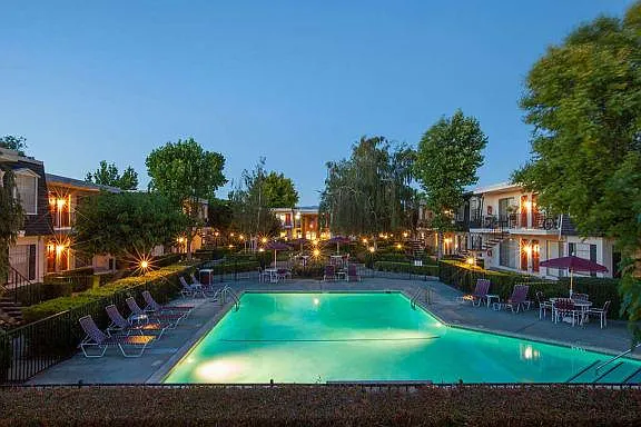 Normandy Park Apartments — Photo 4