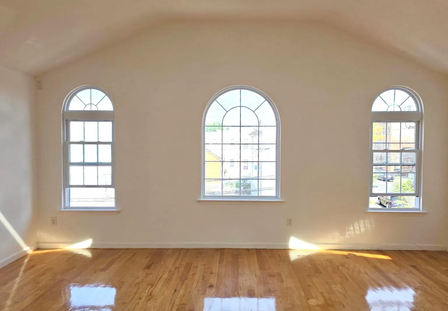 3 bed, 2.0 bath, $3,500 — Photo 2