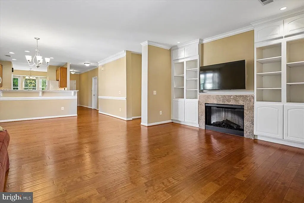 2 bed, 2.0 bath, 1737 sqft, $2,800 — Photo 4