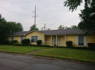 801 Greenclover Ln, Brinkley, AR 72021