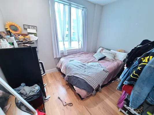 Rented by Dwelling NY Realty Inc | media 22