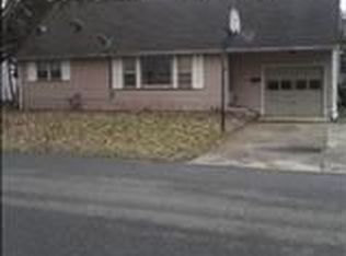 90 S Main St, Chagrin Falls, OH 44022