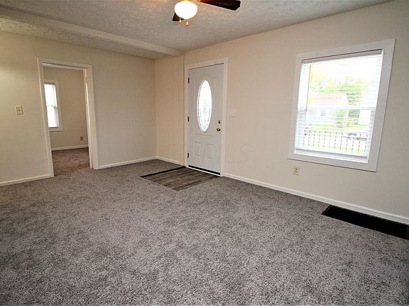 2nd image of 1172 Carolyn Ave