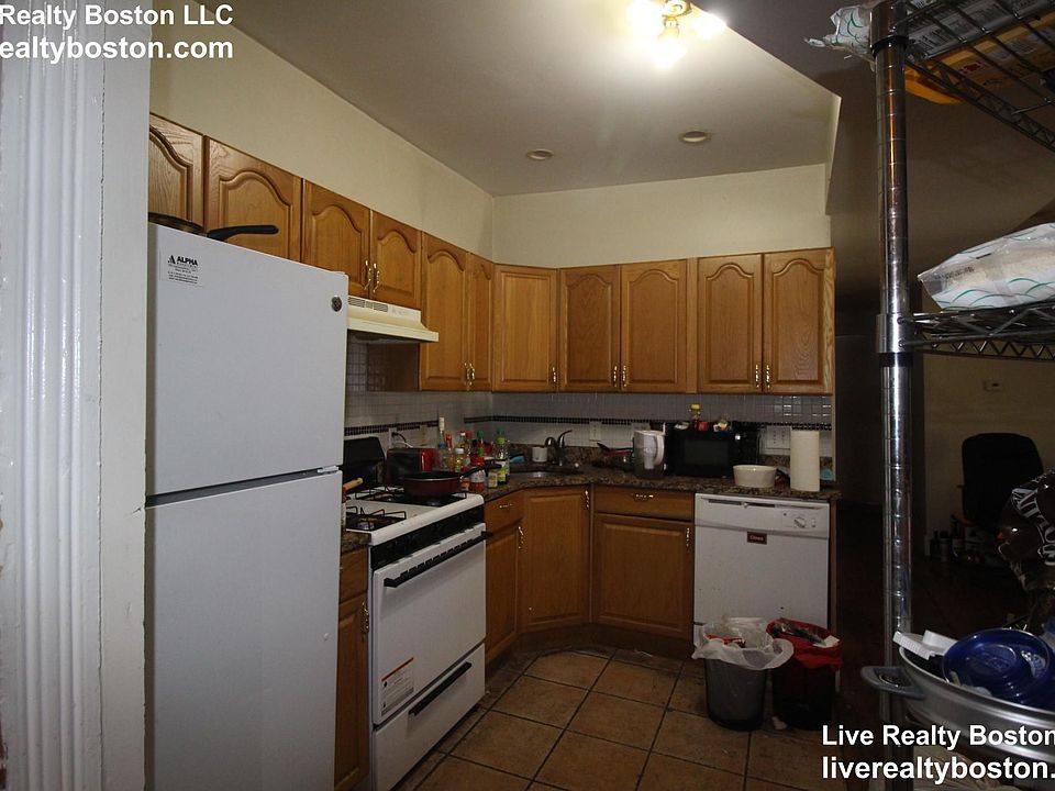 2nd image of 134 Brooks St #1