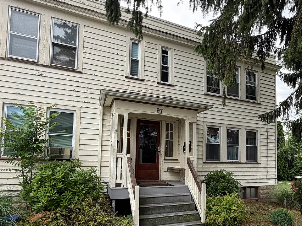 97 Slocum St #3