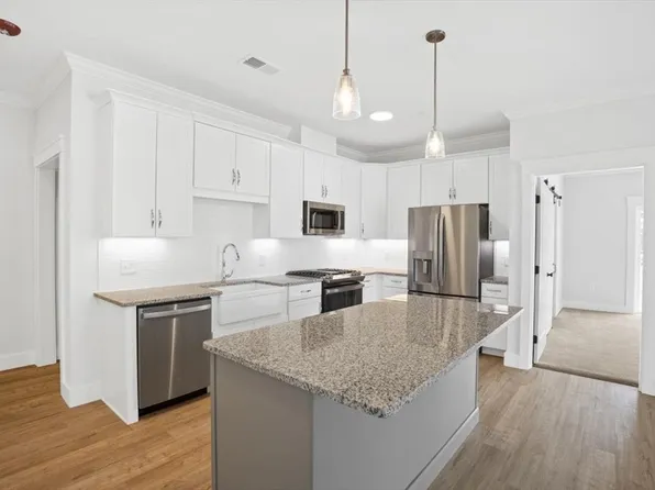 57 Long Point Rd #208, Lakeville, MA 02347