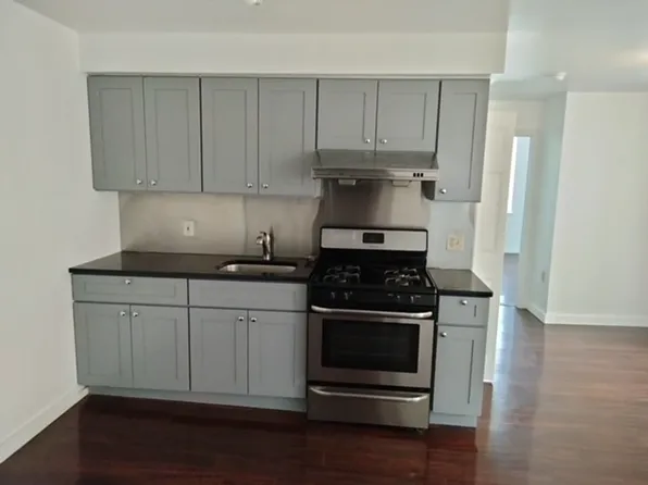 222 N 9th St APT 2F, Philadelphia, PA 19107