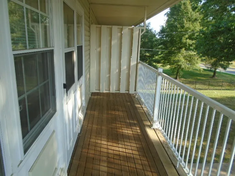 Maple View Apartments — Photo 9