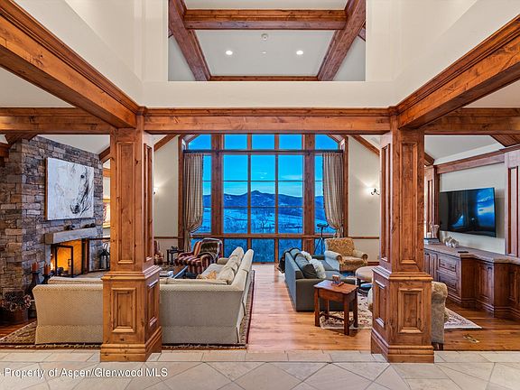 4th image of 971 Cluny Rd