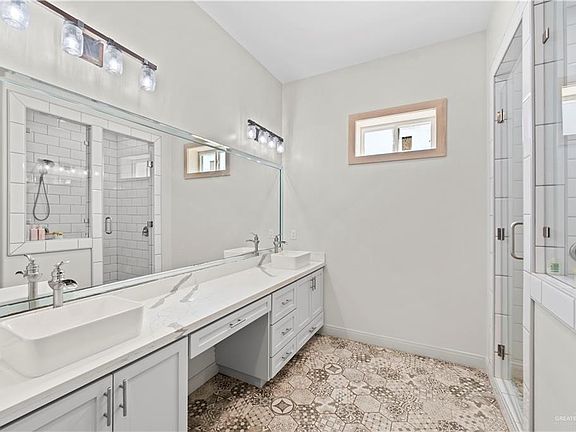 5th image of 7108 Primos Cir
