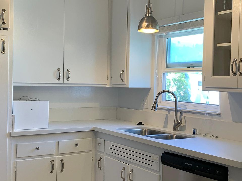 1st image of 1933 N Beachwood Dr #201