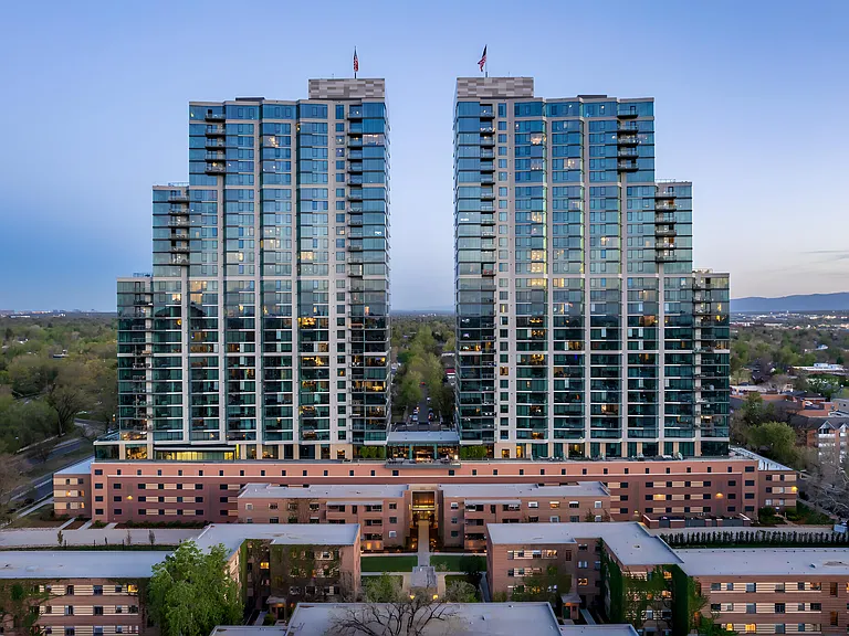 Country Club Towers — Photo 19