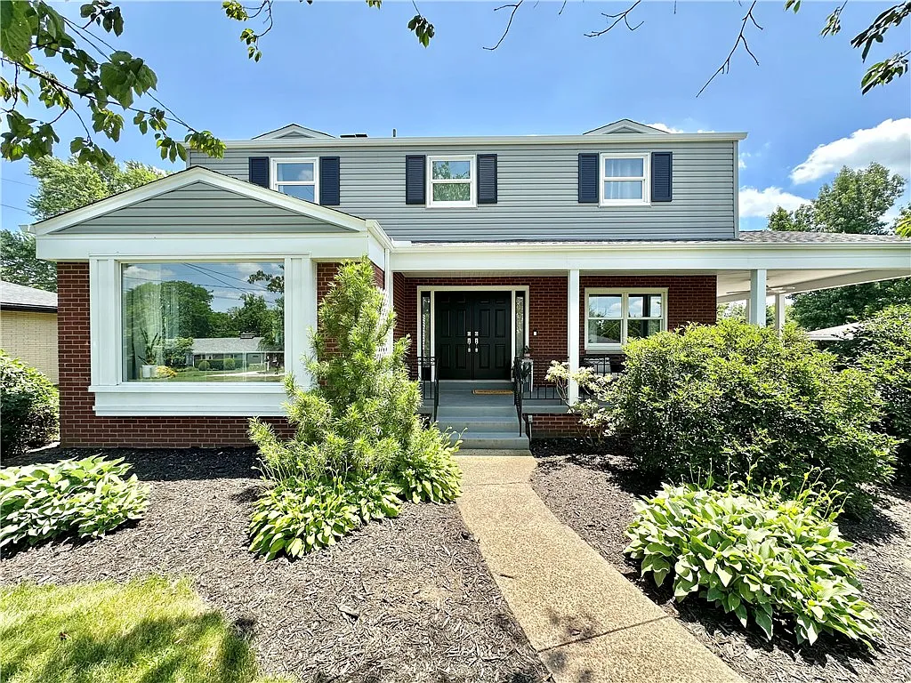 2467 Broadlawn Dr photo 1