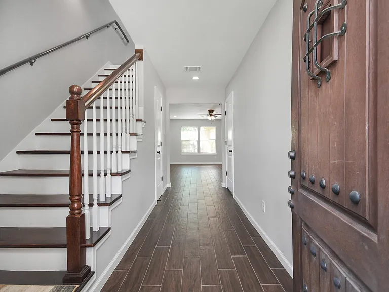 15426 Appleridge Dr — Photo 2