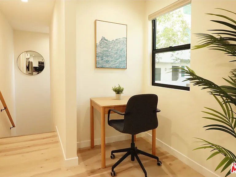 918 N San Vicente Blvd #F — Photo 12