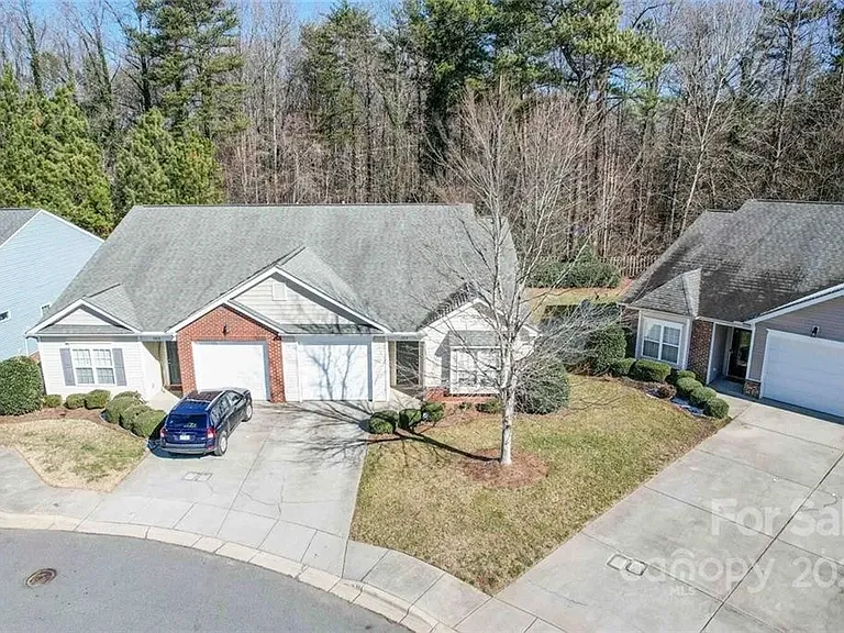 5814 Bradford Lake Ln — Photo 2