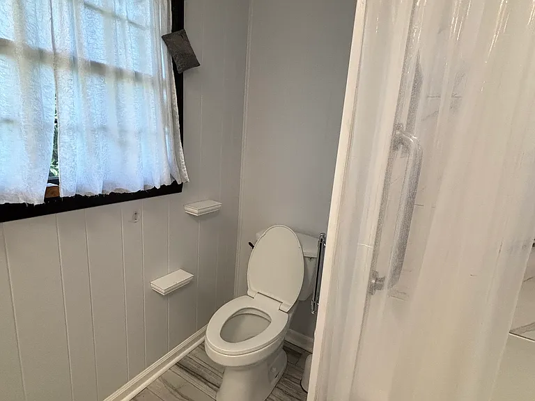 1901 N Cherokee Ave — Photo 10