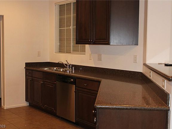 4th image of 1362 Crystal Hill Ln Unit 1