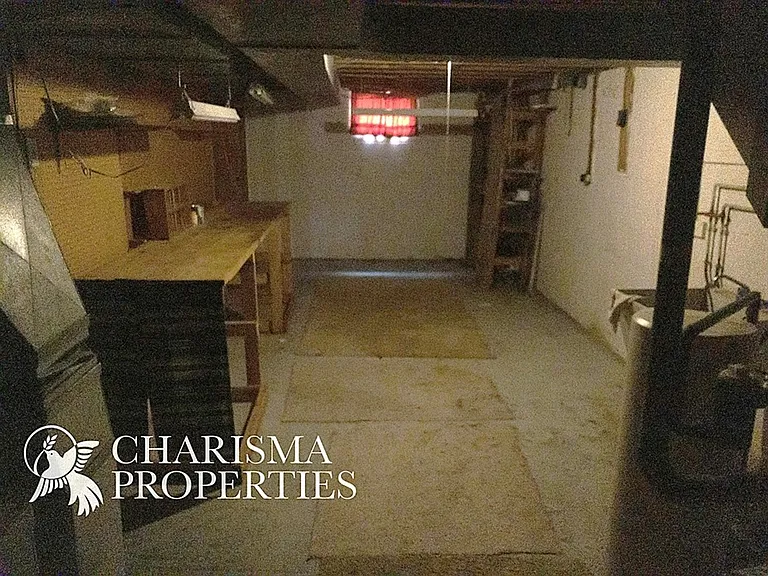 3004 S West Ave — Photo 4