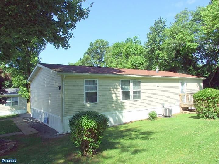 2nd image of 8 Circle Dr