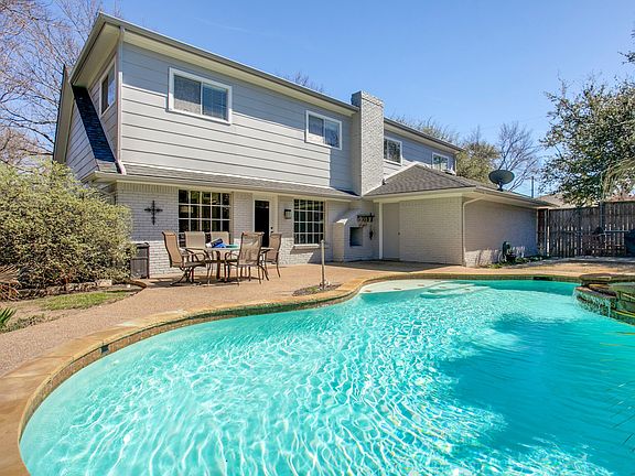 2nd image of 412 Brook Glen Dr