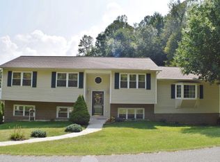 401 Jamescrest Dr, Beckley, WV 25801